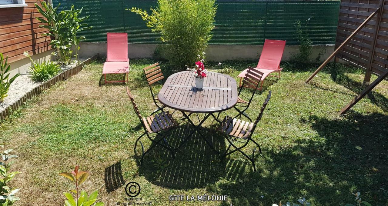 Gite La Melodie Longueville  Екстер'єр фото